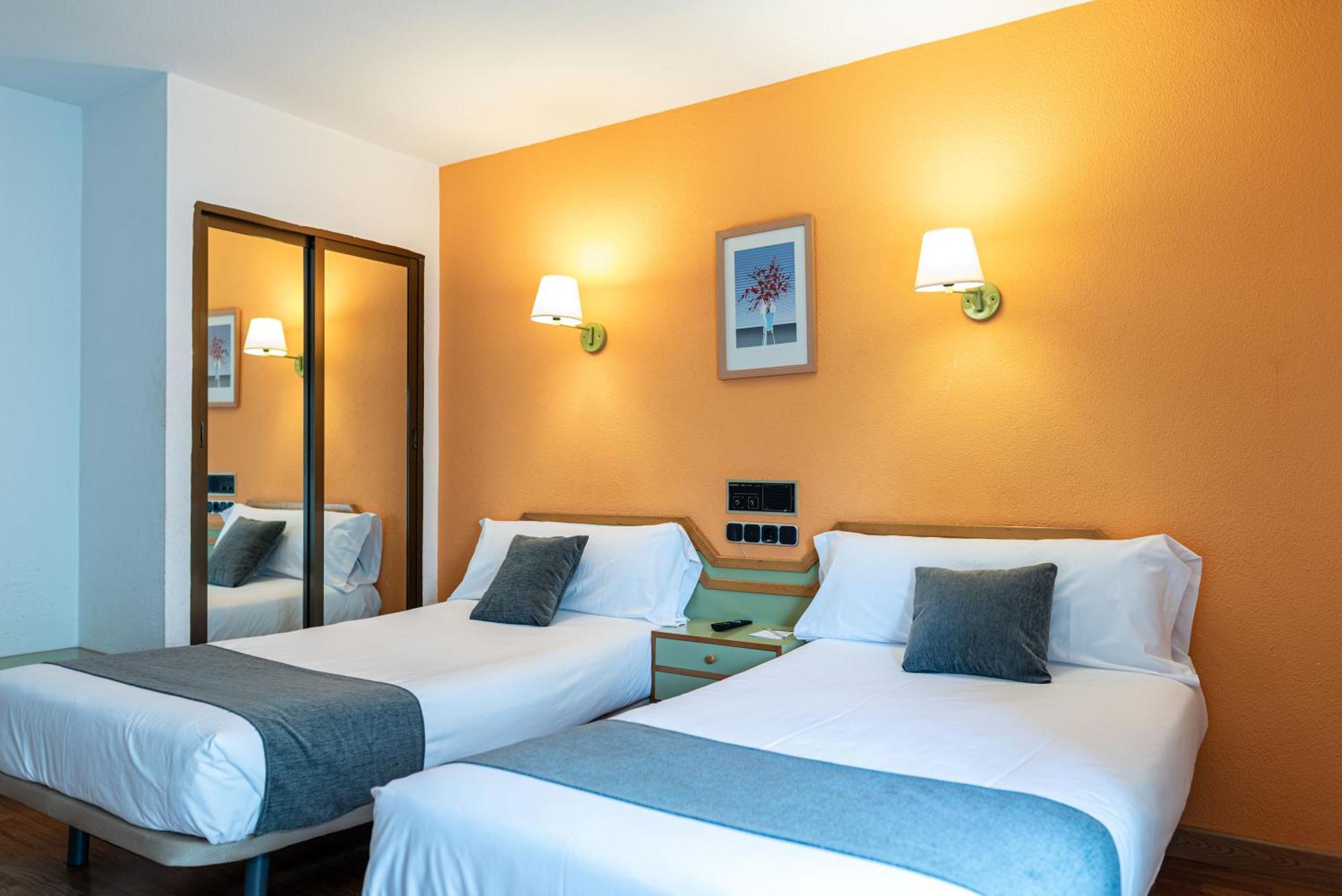 Hotel Alda Guijuelo Exteriör bild