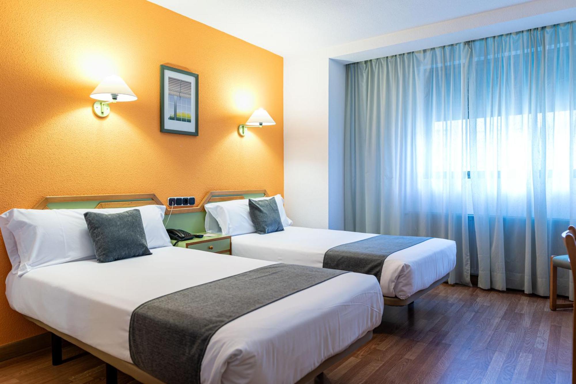 Hotel Alda Guijuelo Exteriör bild